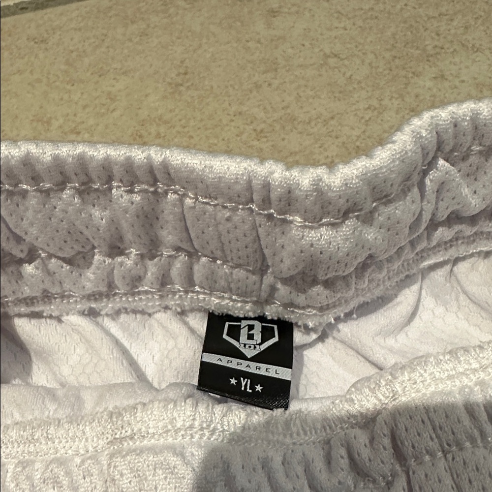 Baseball Lifestyle 101 Boys Shorts sold as lot of 2. Great Condition sz Large - Picture 7 of 7